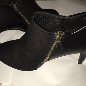High-heel booties